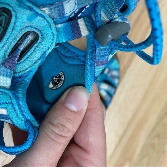 Keen Sandals Kids Blue Sz 1 Girls Washable - Picture 8 of 8